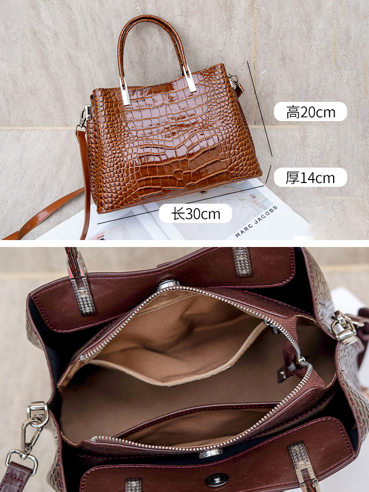 กระเป๋าโท้ทลายหนังจระเข้สำหรับ - Leatherwork Designs บทวิจารณ์และราคา