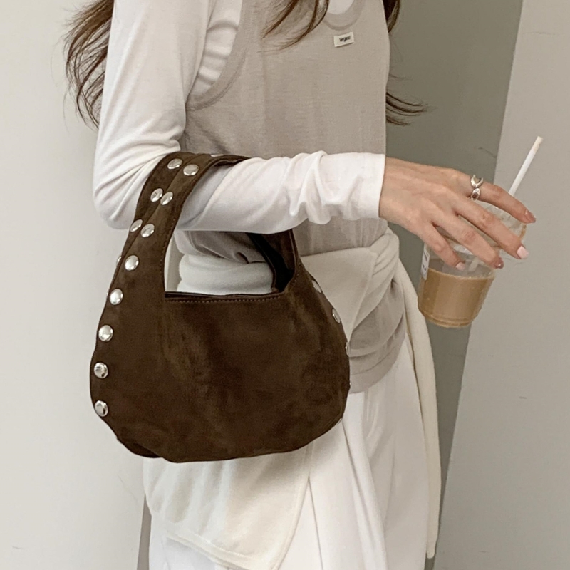 กระเป๋าทำงานและเดินทางสไตล์เรโ - Leatherwork Designs บทวิจารณ์และราคา